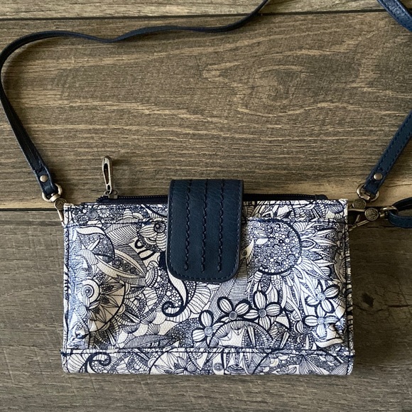 Sakroots Olympic Smartphone Crossbody/Wristlet/Wallet - Navy Spirit Desert - Picture 7 of 16